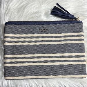 KATE SPADE Larchmont Avenue Gia Clutch Zip Pouch French Navy Limestone